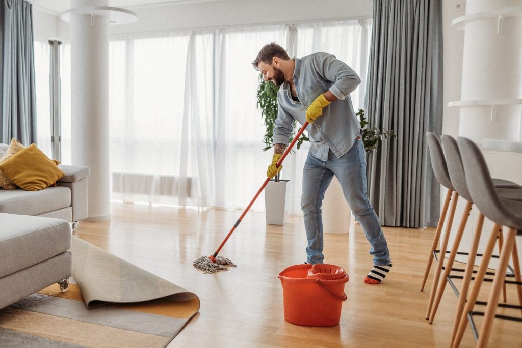How To Be A House Cleaner
