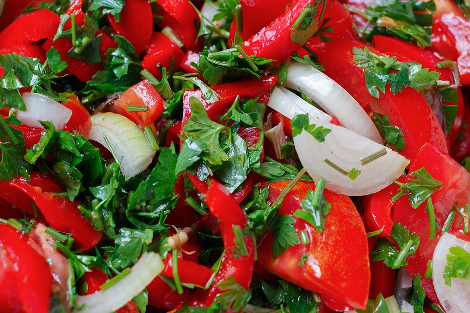A Brief Guide to Quercetin: Its Health Benefits and Sources